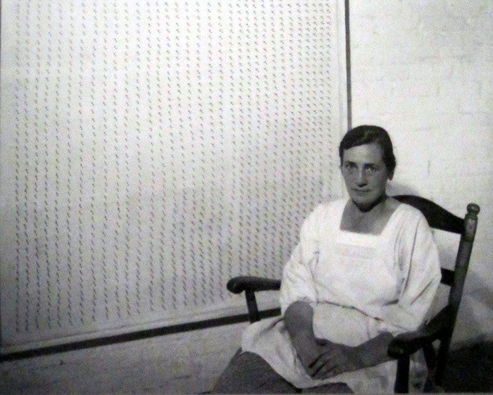 AGNES MARTIN