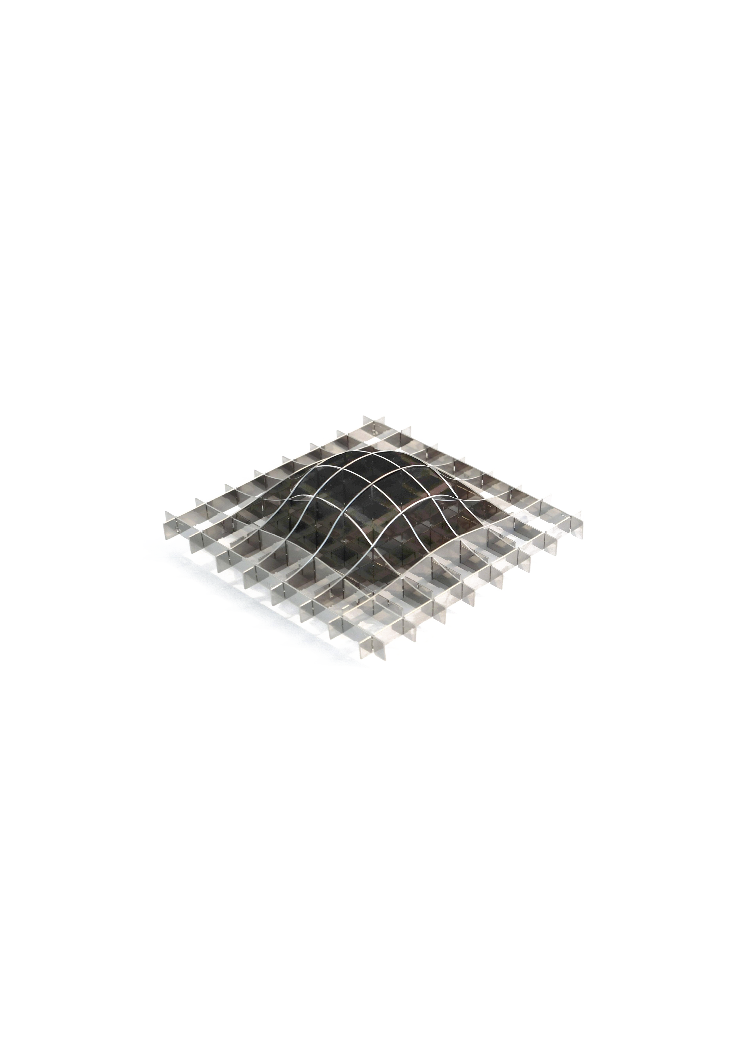 Gravity Pen Holder in stainless steel #color_stainless-steel