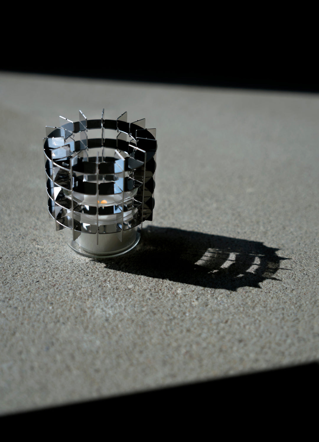 Gravity - Tealight Holder