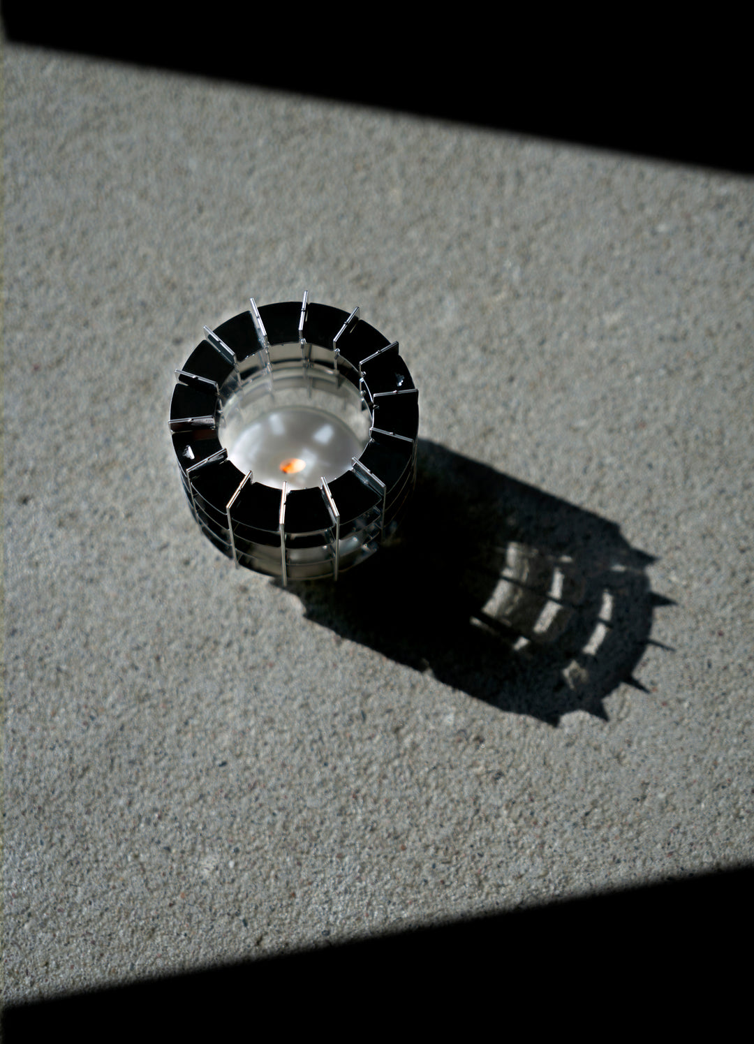 GRAVITY - TEALIGHT HOLDER