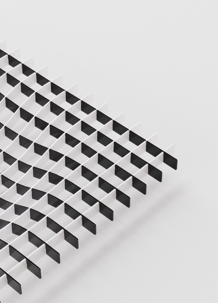 Gravity Tray in Black and White colourway detial #color_black-white